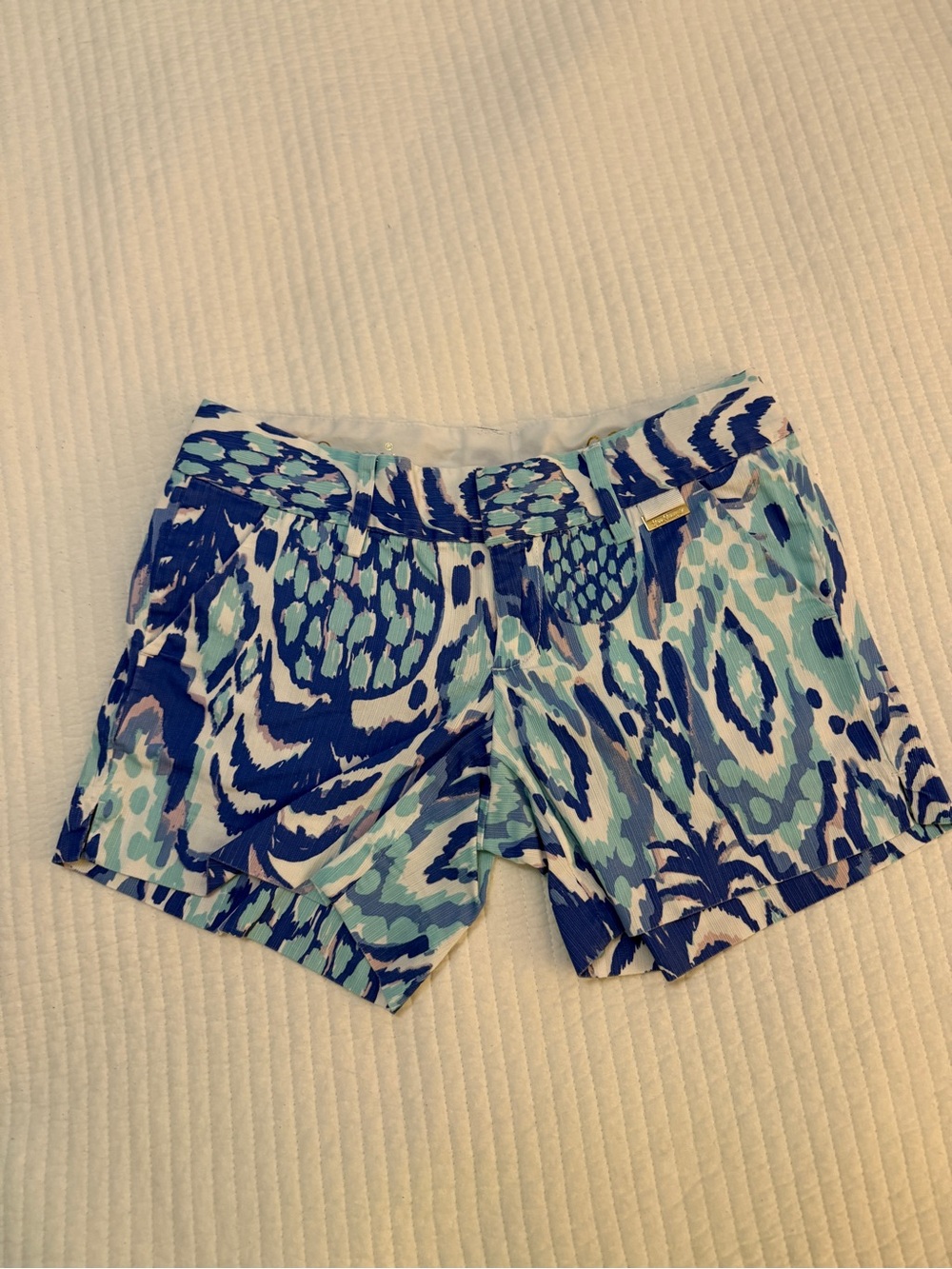 Lilly Pulitzer The Callahan 5” Shorts in a gorgeous blue & aqua print